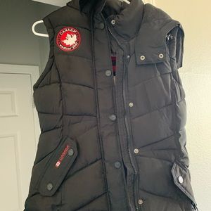Canada weather gear vest